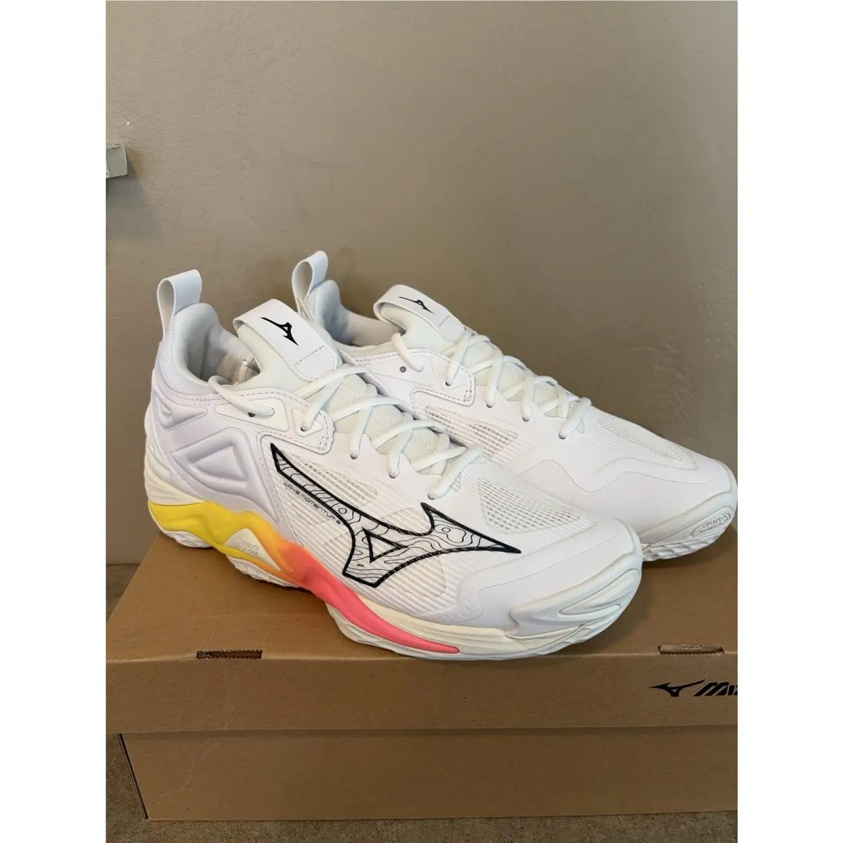 Mizuno Volleyball Shoes Wave Momentum 3 White Yellow Pink Size 10.5