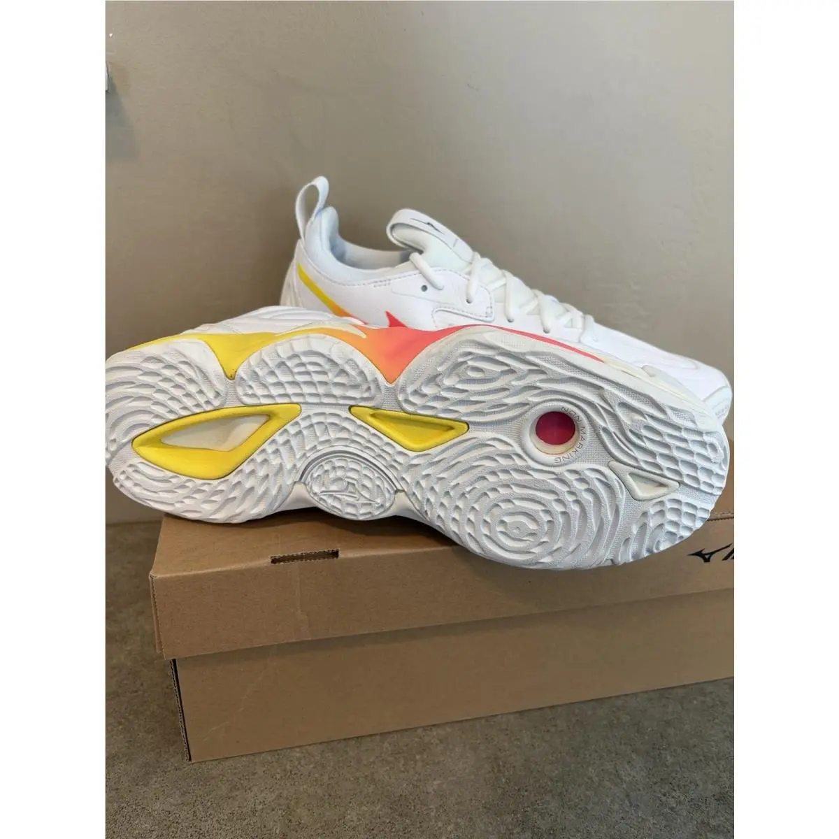 Mizuno shoes - MIZUNO WAVE MOMENTUM 3 - WAVE MOMENTUM - White 0