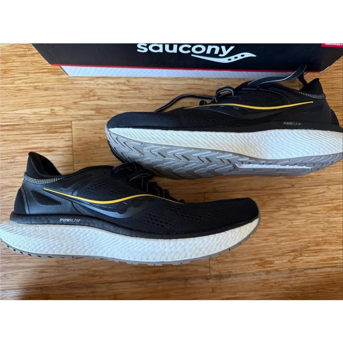 Saucony shoes - Saucony Hurricane 23 - Hurricane - S20615-45 - Black 1
