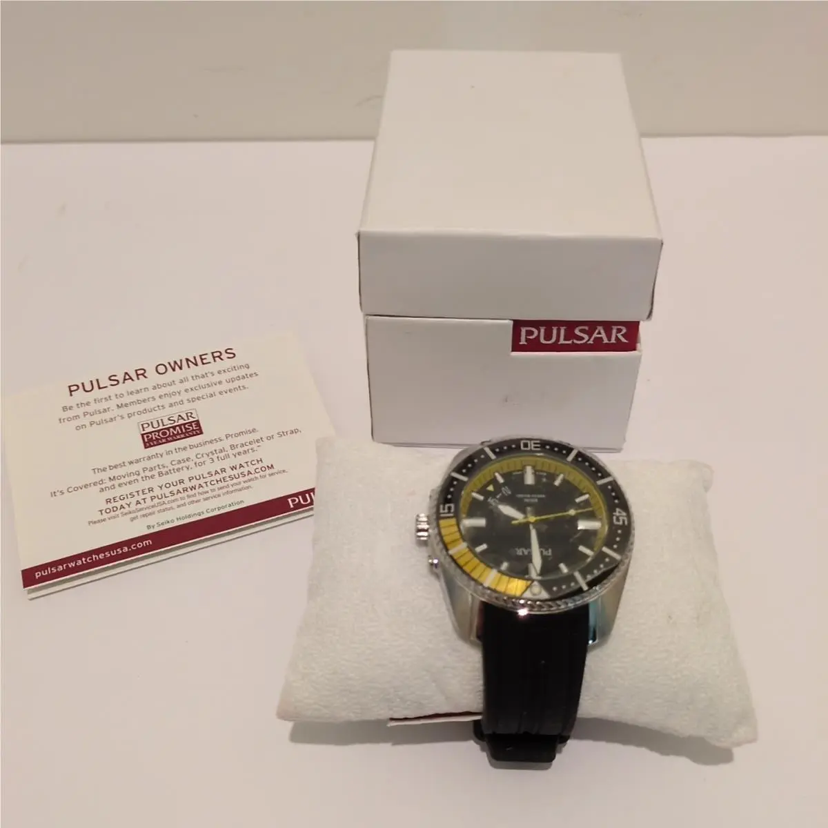 PS9 323 100M W/r Curved Mineral Crystal Mens Watch - Nos by Pulsar