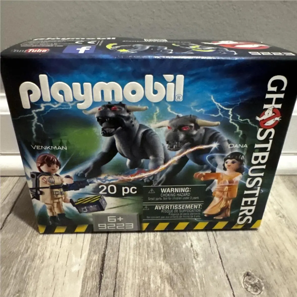 2017 Playmobil Ghostbusters 9223 Venkman Dana Terror Dogs Building Set