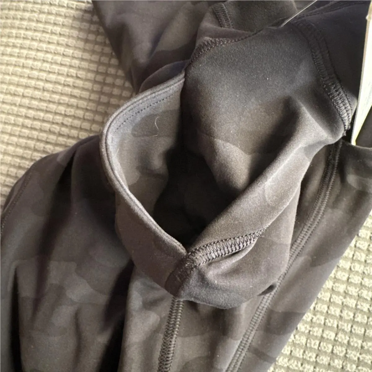 Lululemon clothing - 76273 - 76273 - Heritage 365 Camo Deep Coal Multi 2