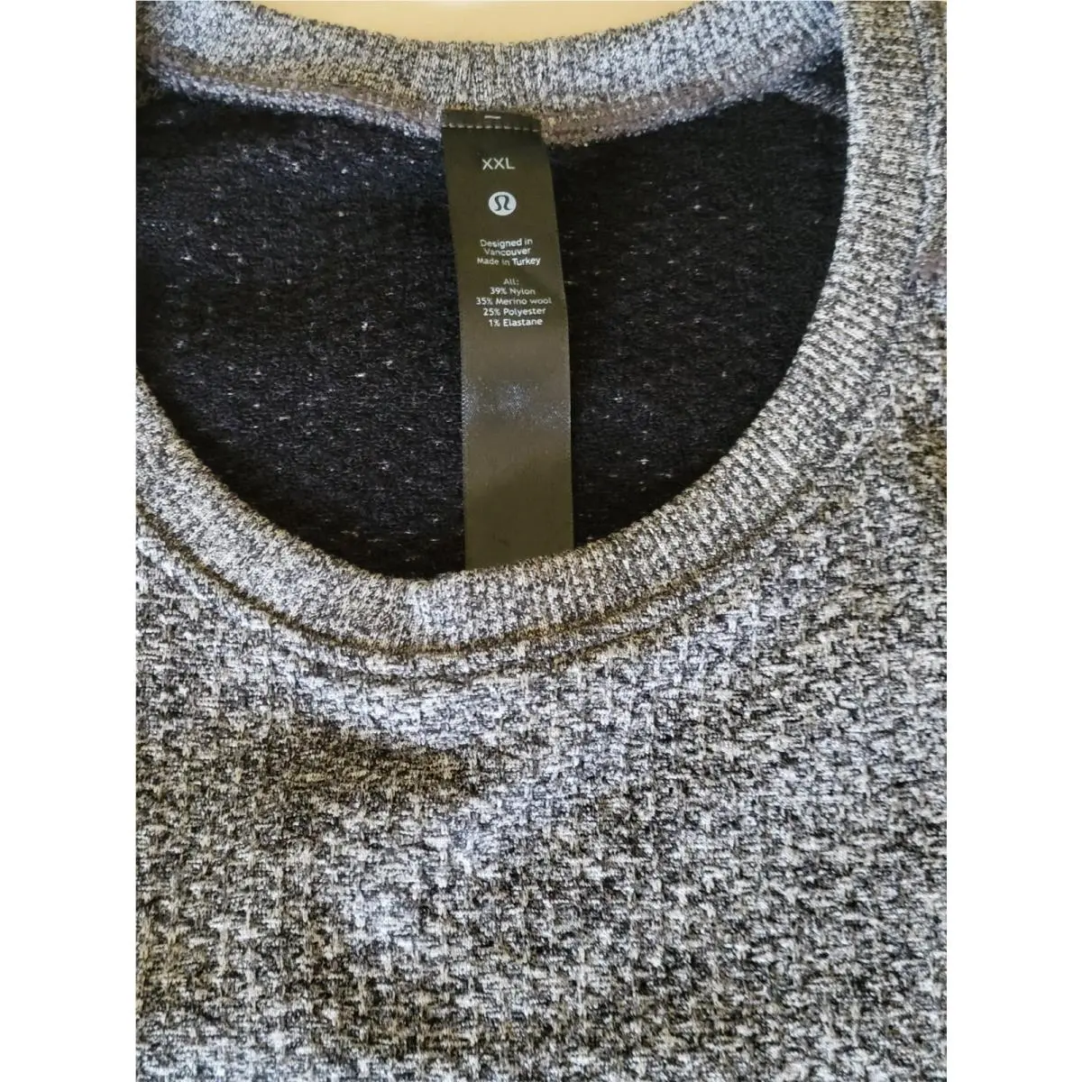 Lululemon clothing - Lululemon Engineered Warmth - Engineered Warmth - LM3CLLS - Black/White 1