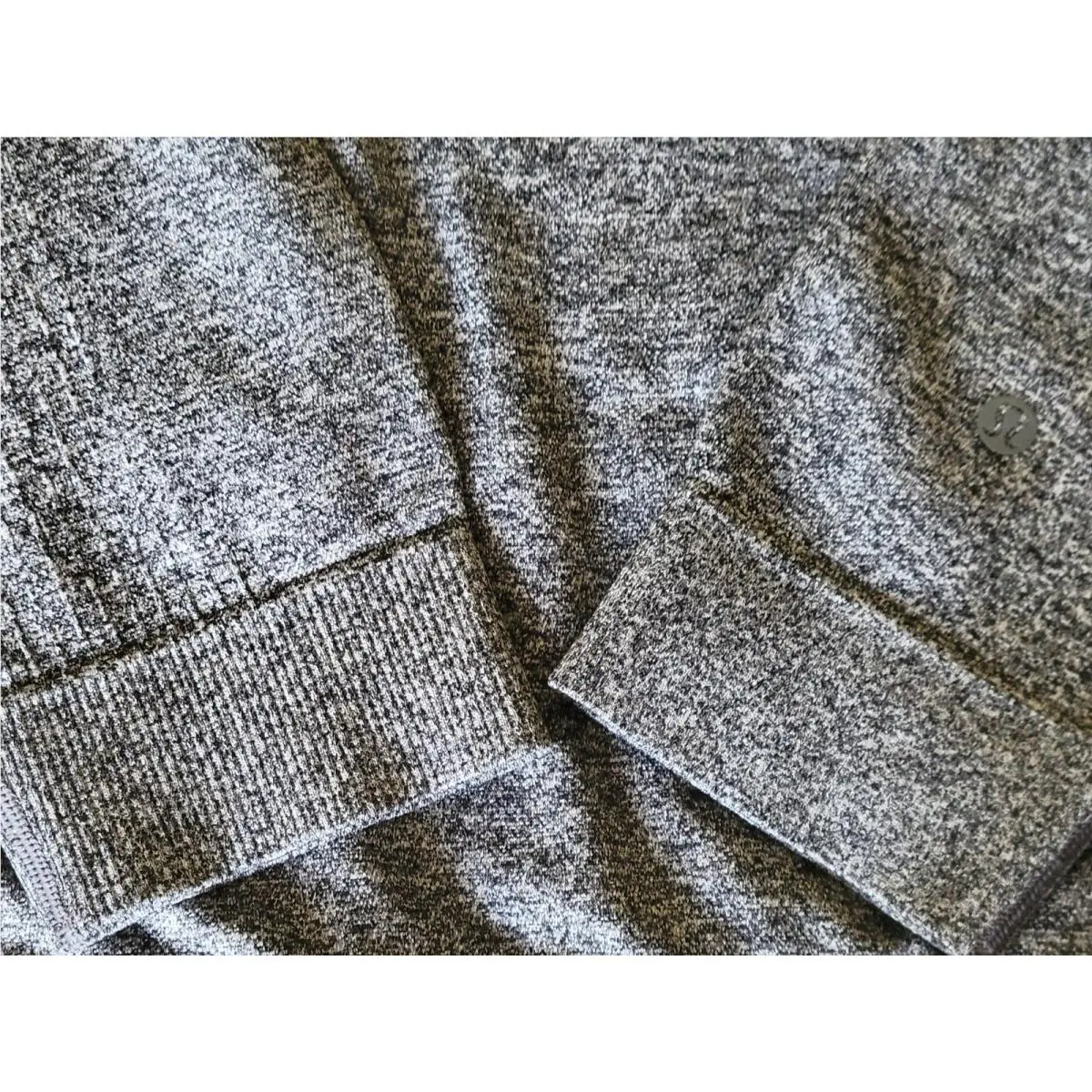 Lululemon clothing - Lululemon Engineered Warmth - Engineered Warmth - LM3CLLS - Black/White 2