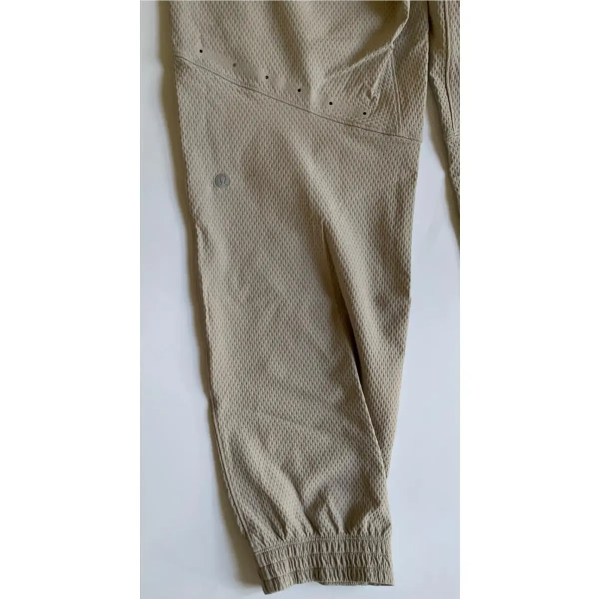 Lululemon clothing - Beige 5