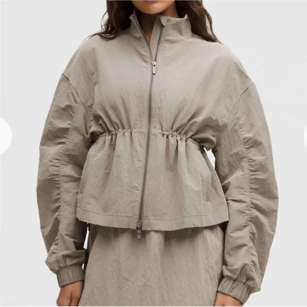 Lululemon Crinkle Nylon Cinchable Jacket Warm Ash Gray Size XL