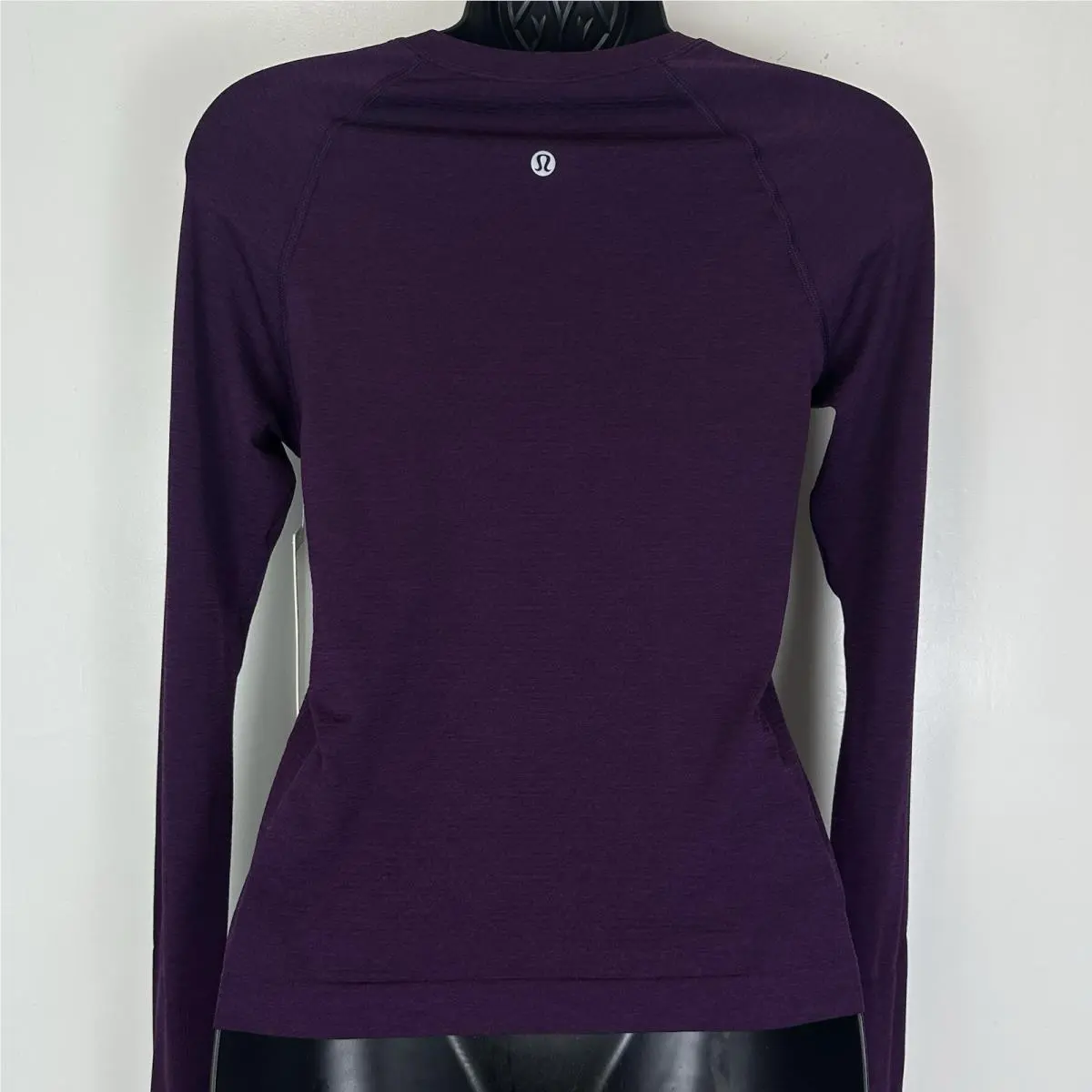 Lululemon clothing - Dramatic Magenta 5