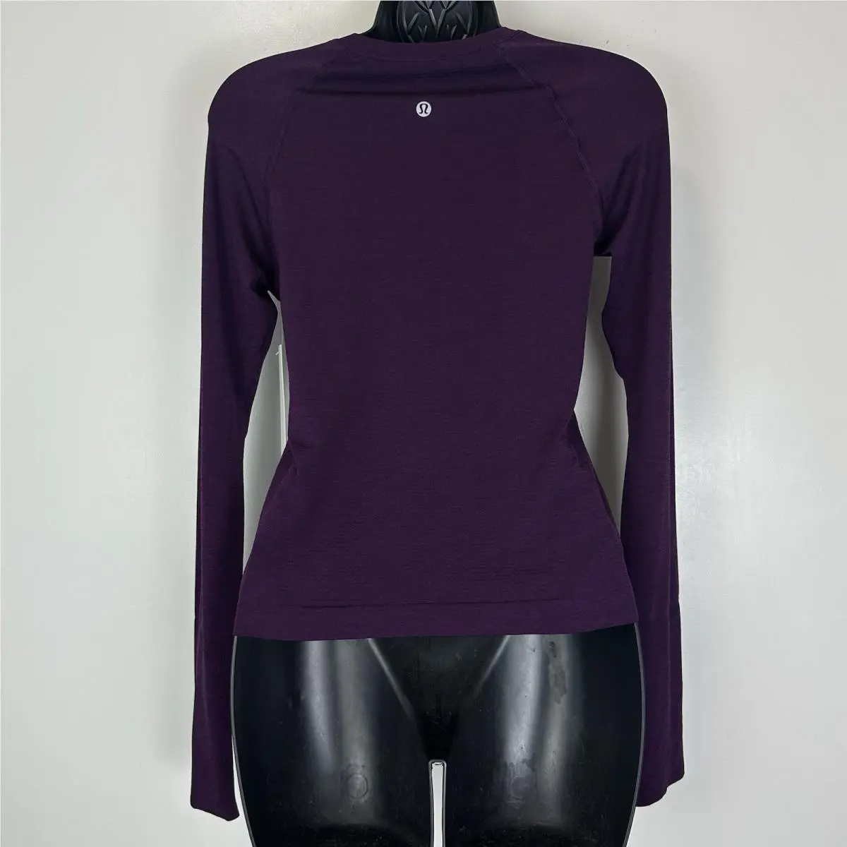 Lululemon clothing - Dramatic Magenta 6