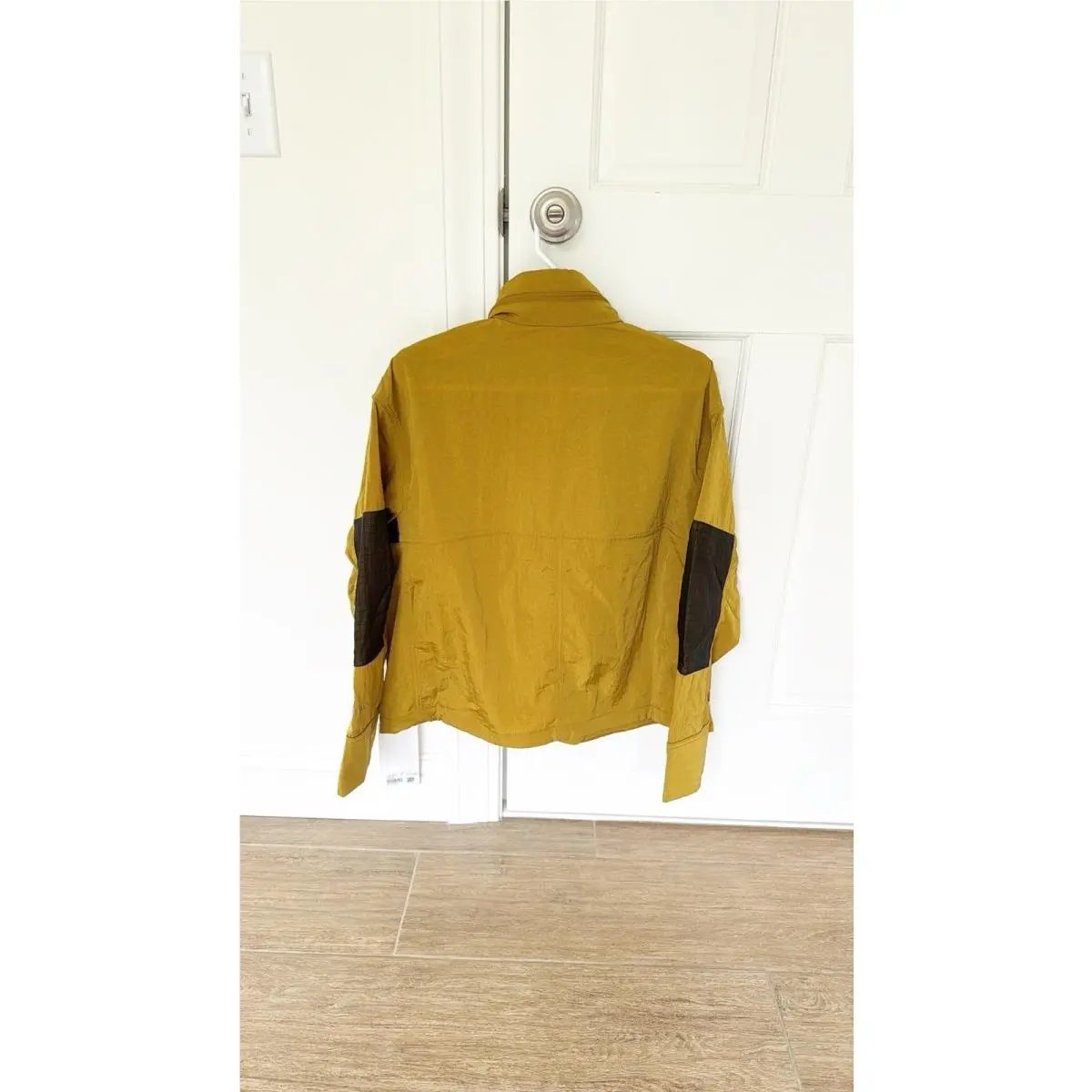 Lululemon clothing - Gold 1