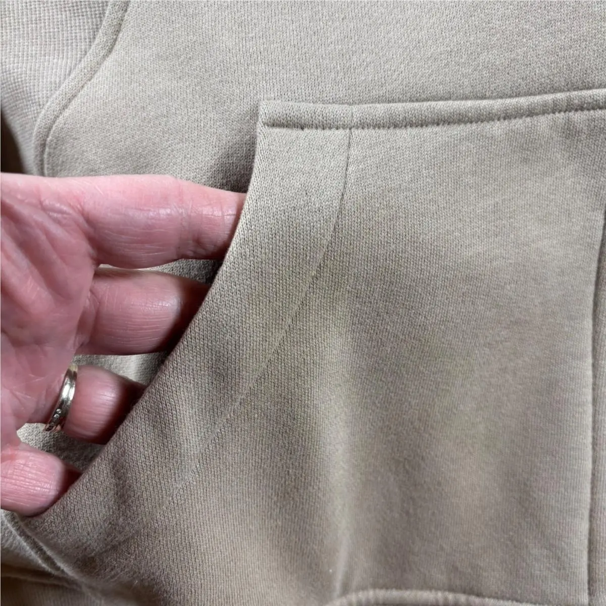 Lululemon clothing - Beige 4