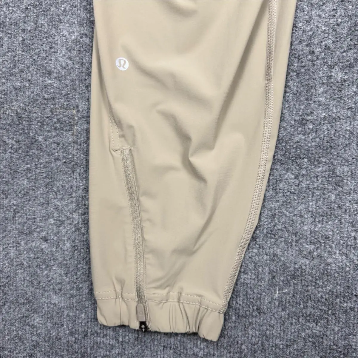 Lululemon clothing - Beige 3