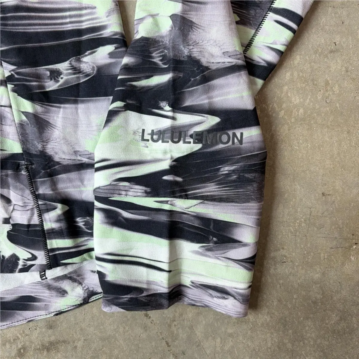 Lululemon clothing - Lululemon Mist Over Windbreaker - Mist Over Windbreaker - Multicolor 3