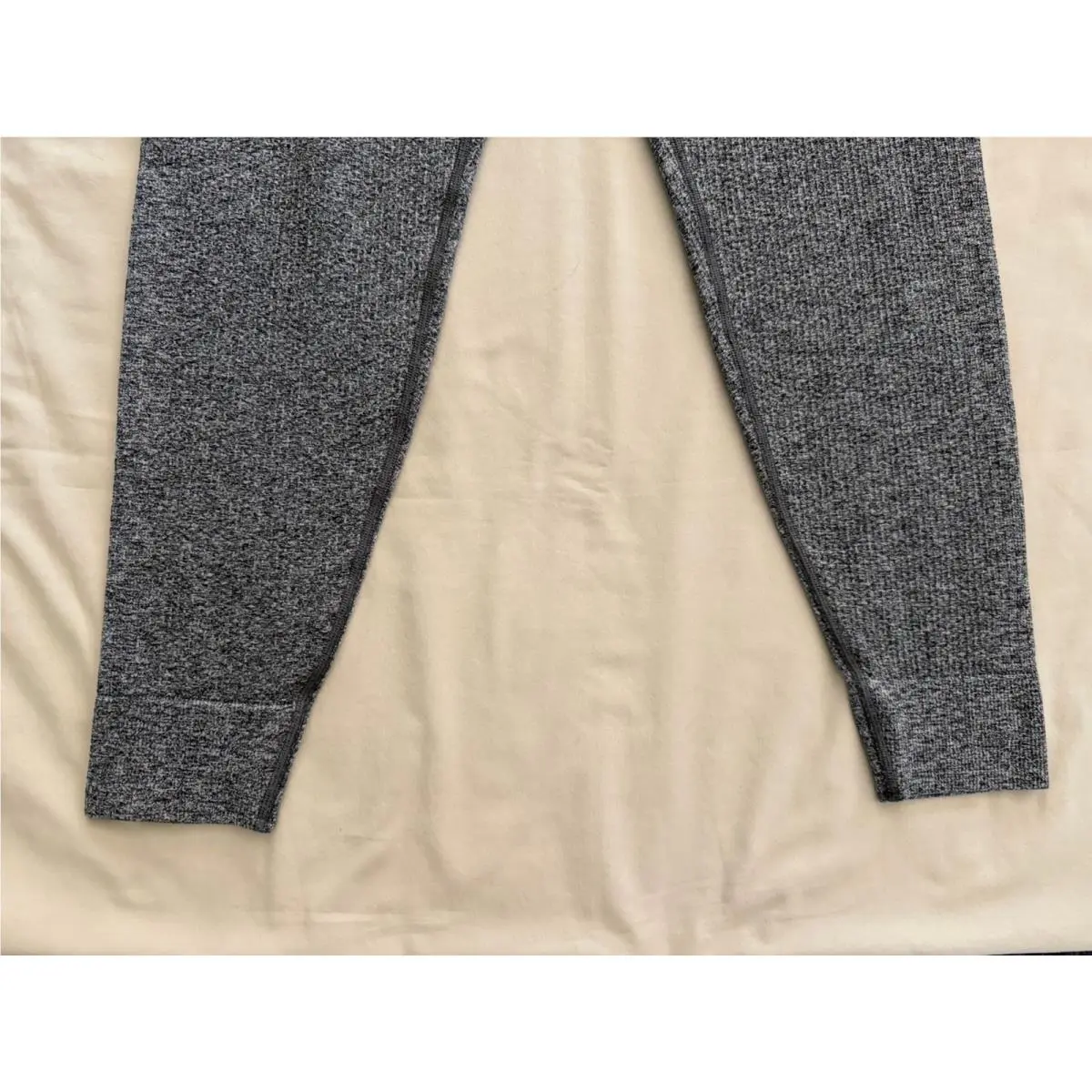 Lululemon clothing - Black & White 0