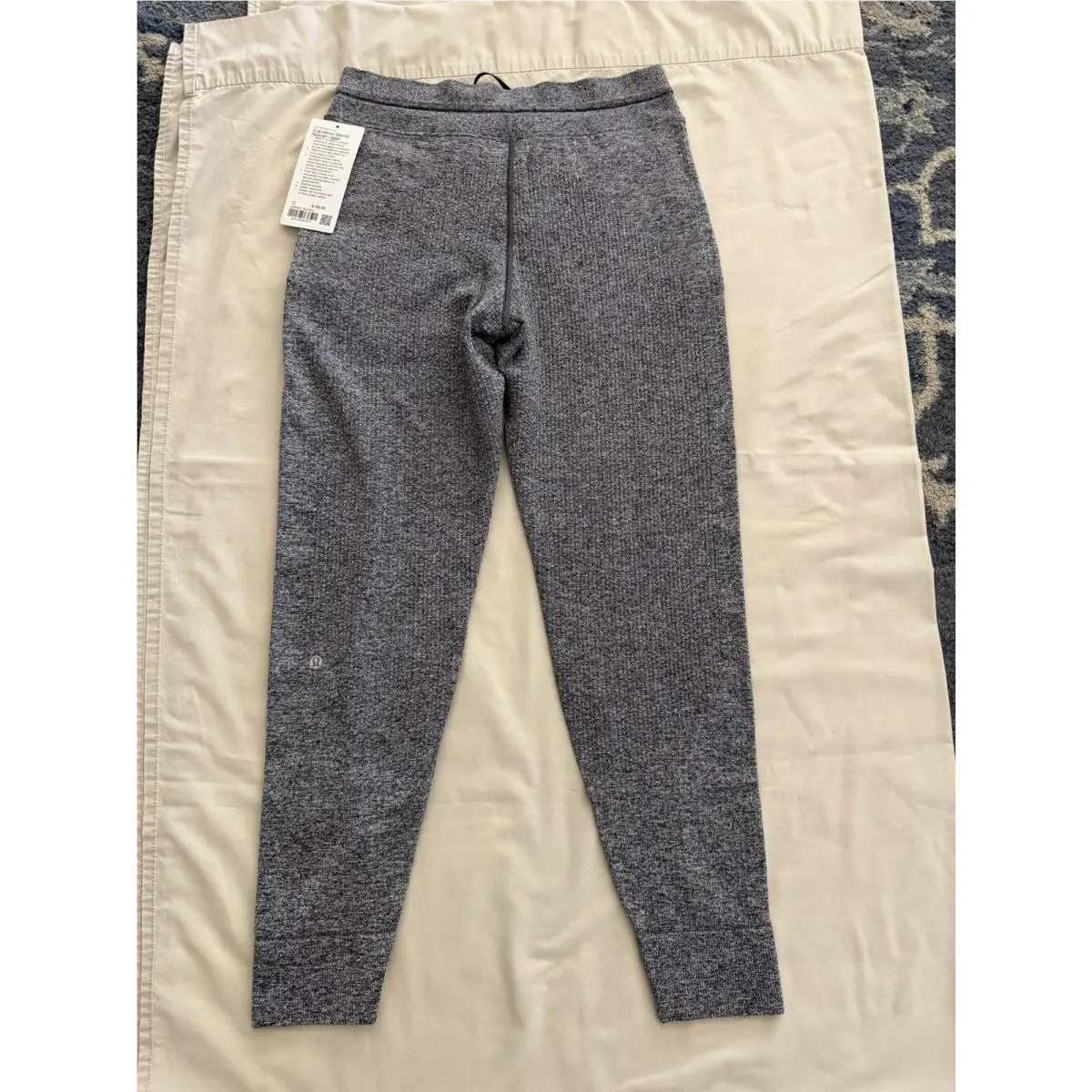 Lululemon clothing - Black & White 3
