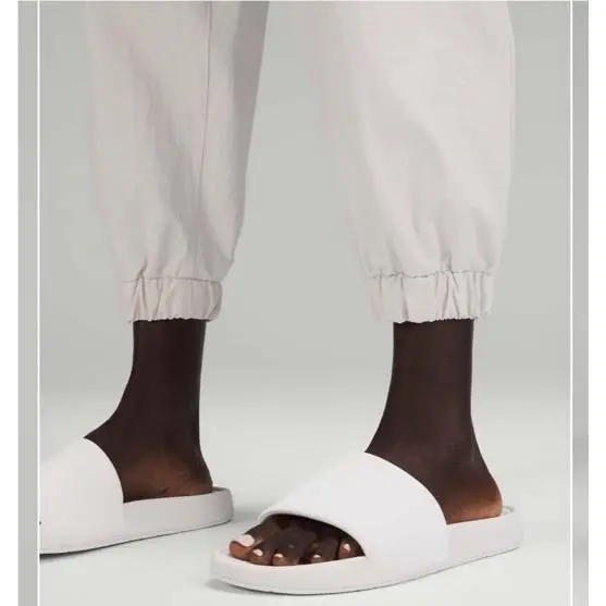 Lululemon clothing - White 2