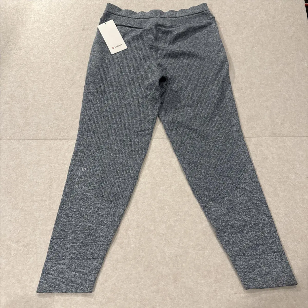 Lululemon clothing - 27101 - 27101 - Heathered Green Jasper / White 4