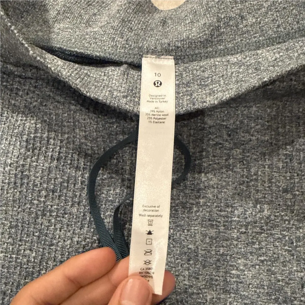 Lululemon clothing - 27101 - 27101 - Heathered Green Jasper / White 1