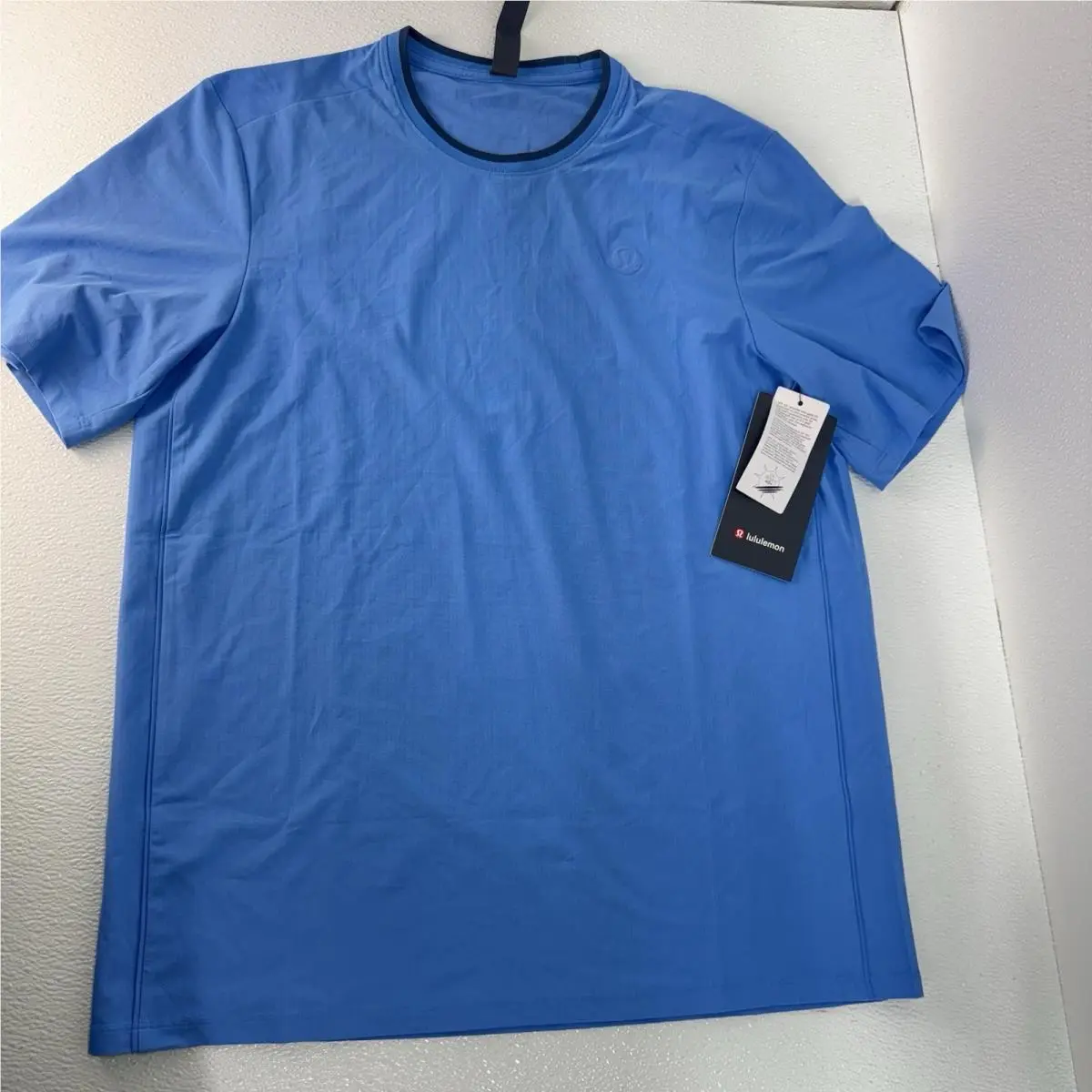 Lululemon Uv-protective Striped Mesh Tennis T-shirt in Pool / Size Medium