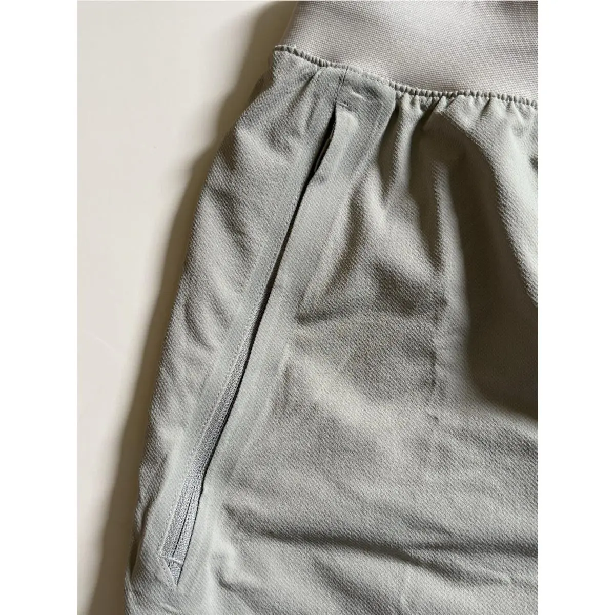 Lululemon clothing - Beige 4