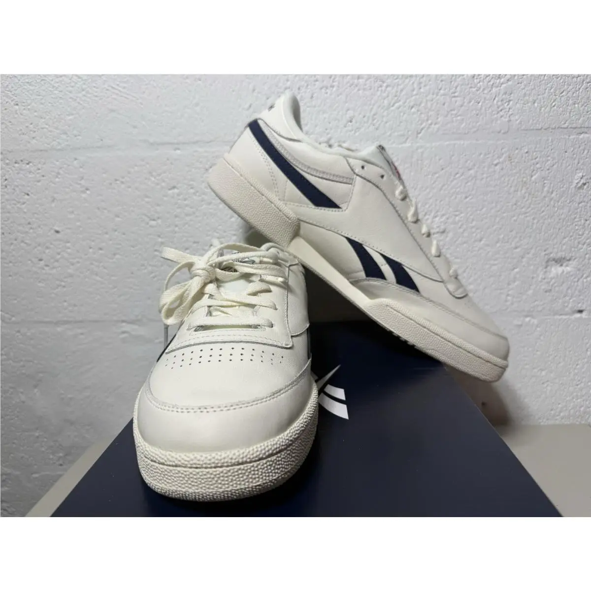 Reebok shoes - Reebok Revenge - Revenge - 100210380 - CHALK NAVY RED 1