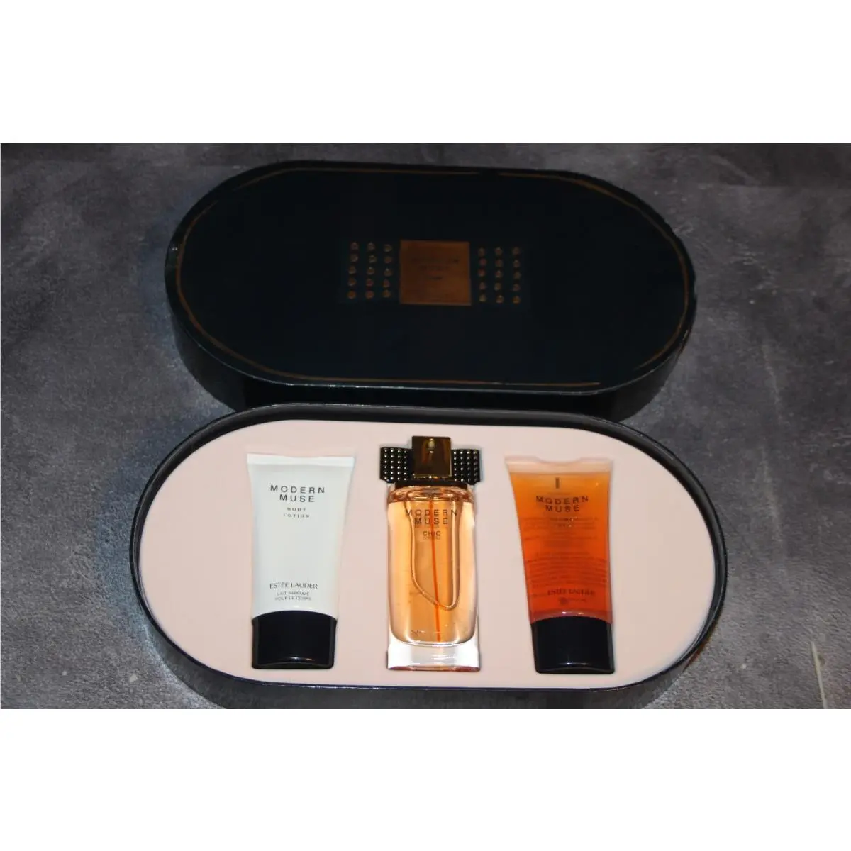 Estee Lauder Modern Muse Chic 3 Pc Gift Set 1.7 Parfum Body Lotion Shower Gel