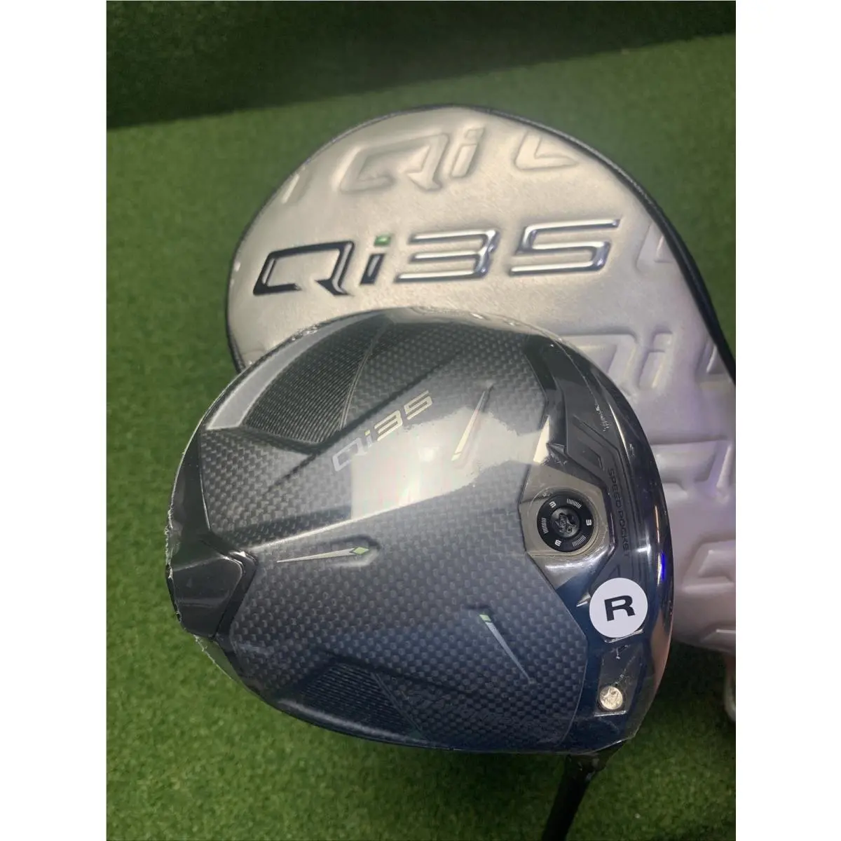 Taylormade Qi35 Driver RH 9° - Vanquish 5 Shaft - Regular Flex W/headcover