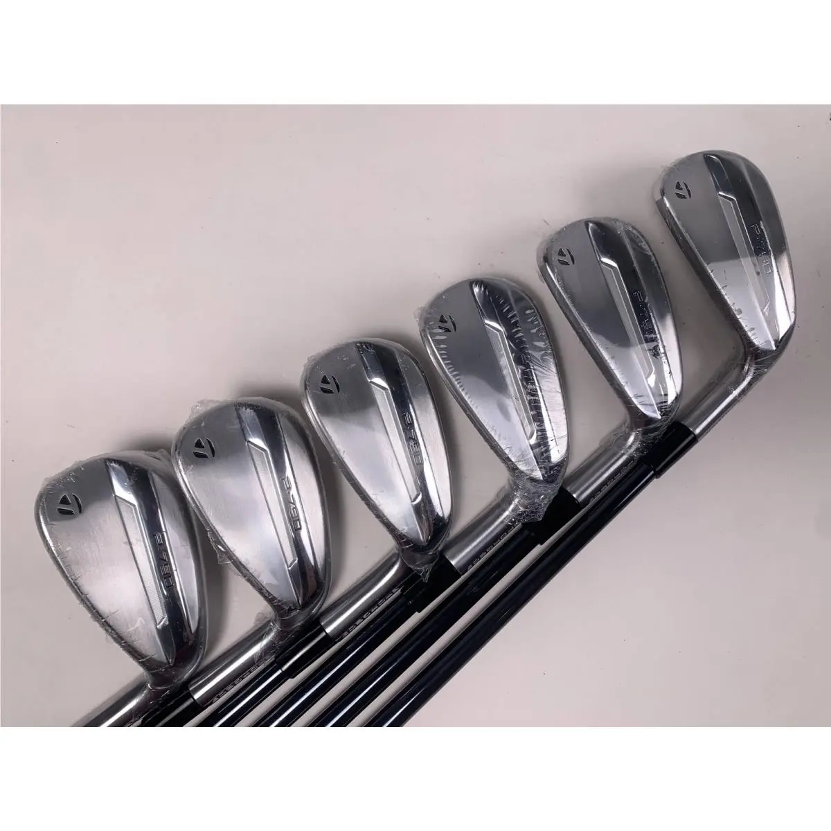 Taylormade P790 2025 Iron Set 6-PW+GW Hdx Recoil Dart 70g Regular RH -1/2`