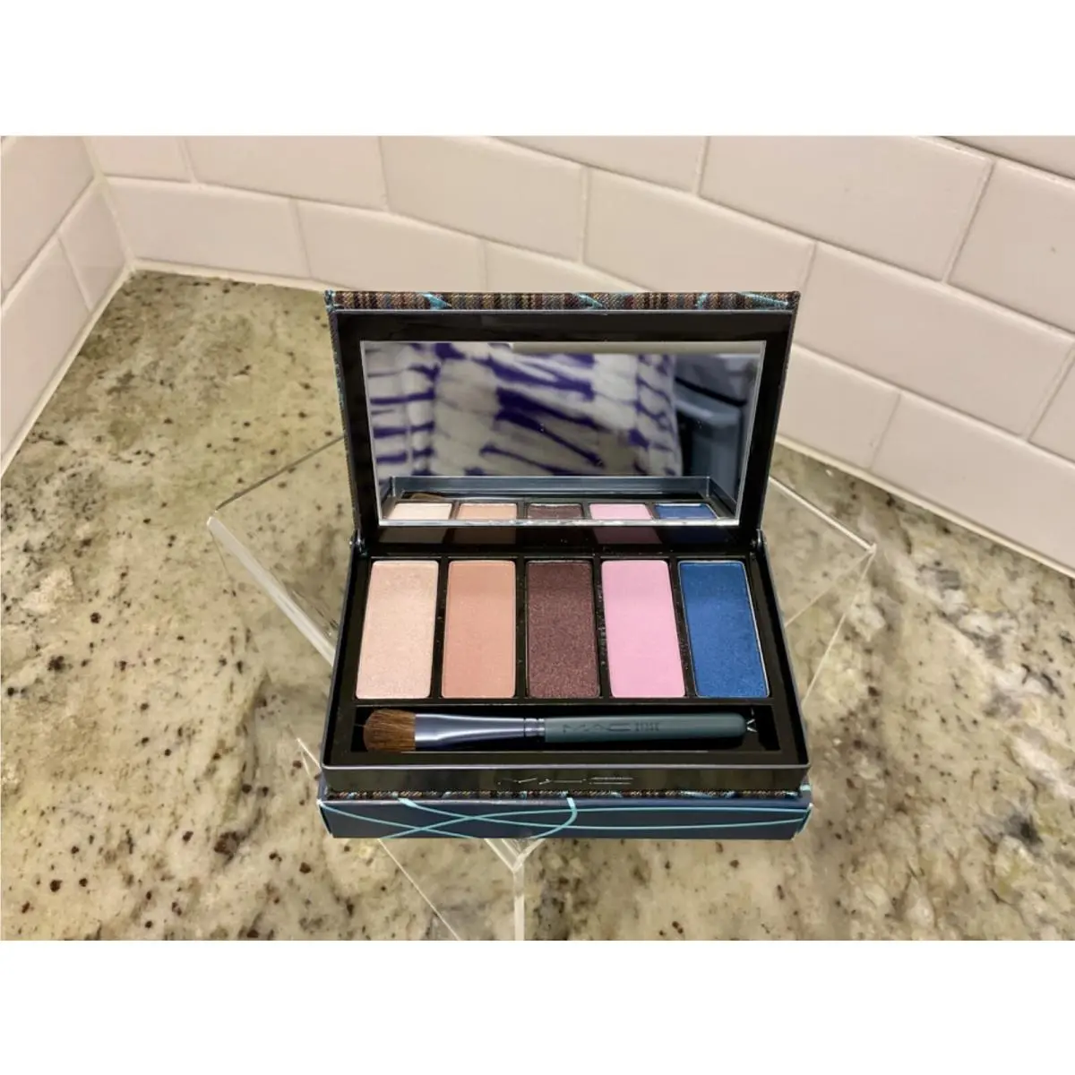 Mac Novel Twist Limited Edition Nordstrom Exclusive Limited Edition Rare 5 COOL EYES- BOXED by MAC Cosmetics