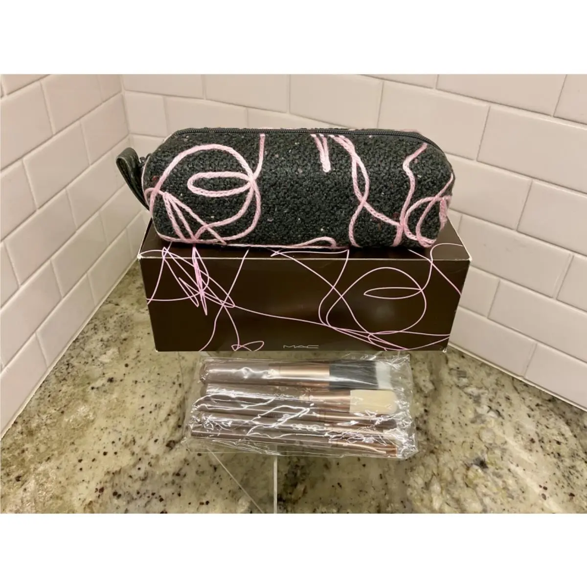 Mac Novel Twist Limited Edition Nordstrom Exclusive Limited Edition Rare 5 PRO BRUSHES AND BAG by MAC Cosmetics