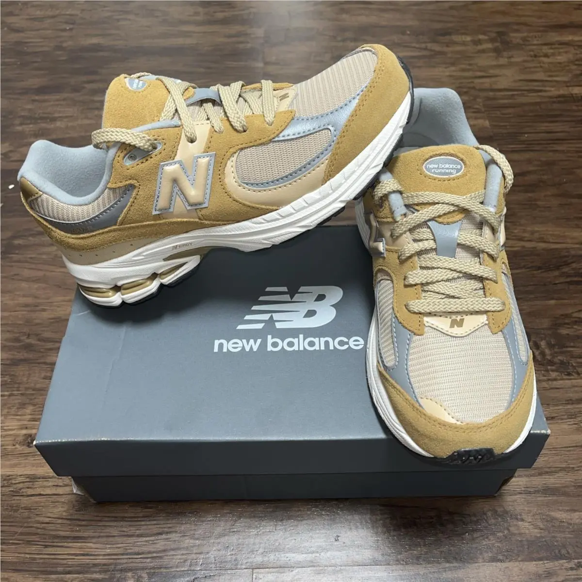 New Balance 2002R Great Plains Incense Beige Women’s Size 7 /5.5 Y New