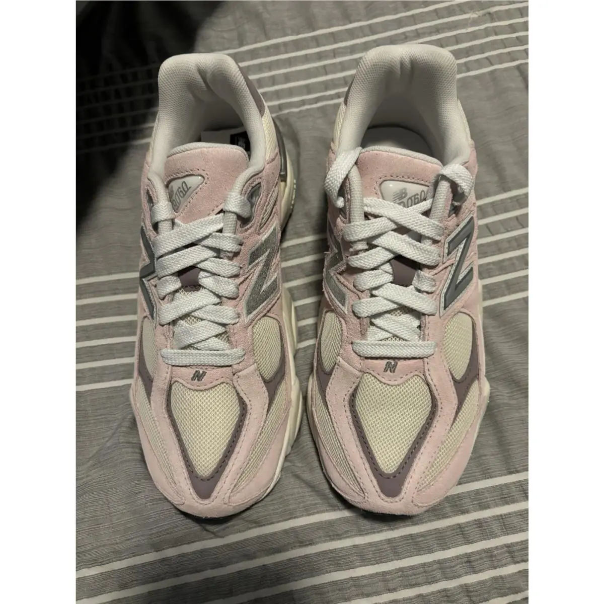 New Balance 9060 Rose Pink Women’s Sz 5