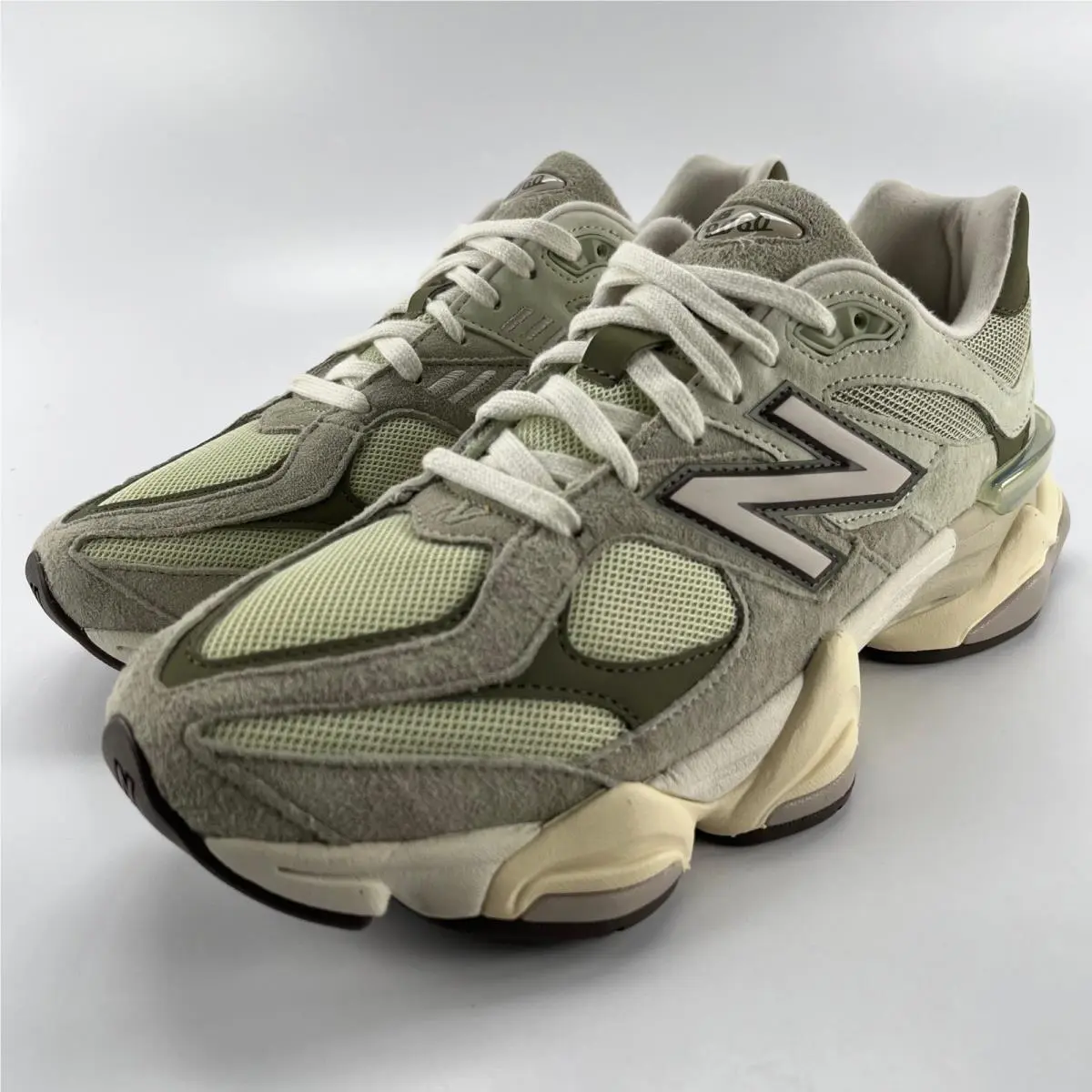 New Balance 9060 Olivine Green Green U9060EEC Mens Size 12 Sneakers New Box