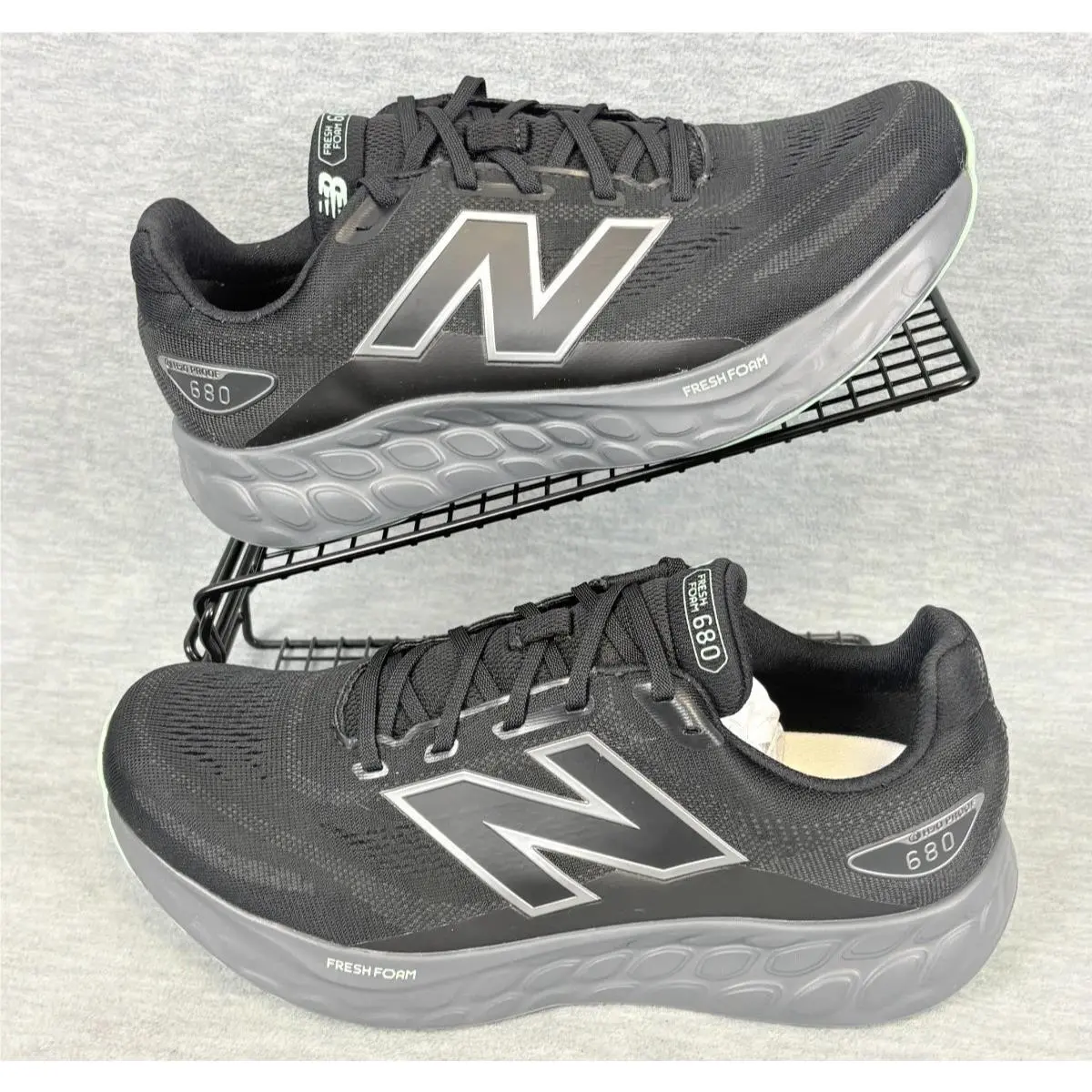 New Balance Fresh Foam 680 V8 Running Sneakers Mens 9 D Black Waterproof