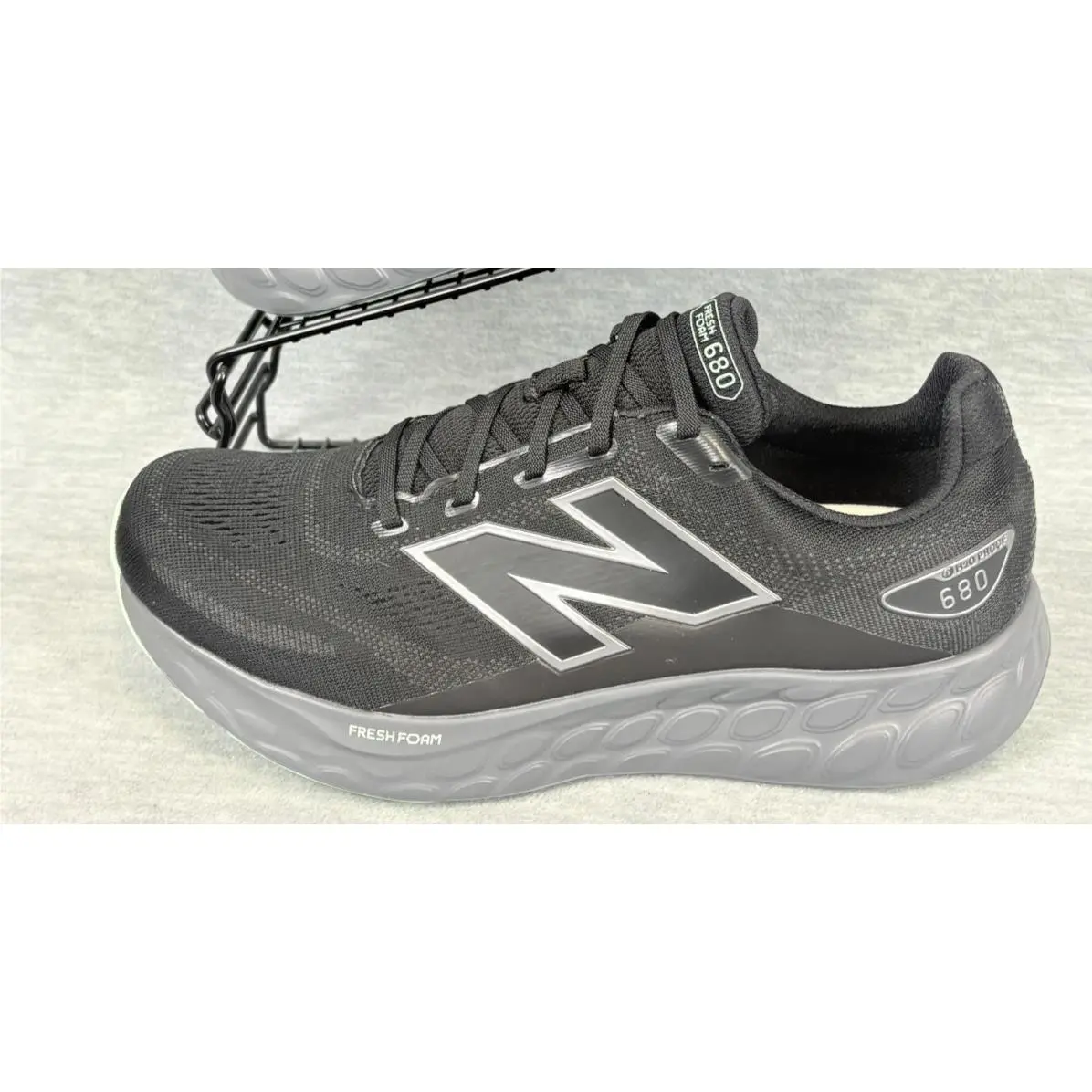 New Balance shoes - New Balance 680 - Black 1