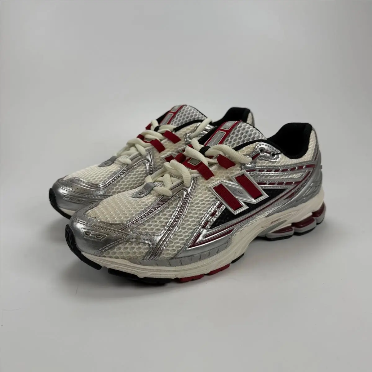 New Balance 1906R Silver Classic Crimson M1906REA Mens Size 10 Running Shoes