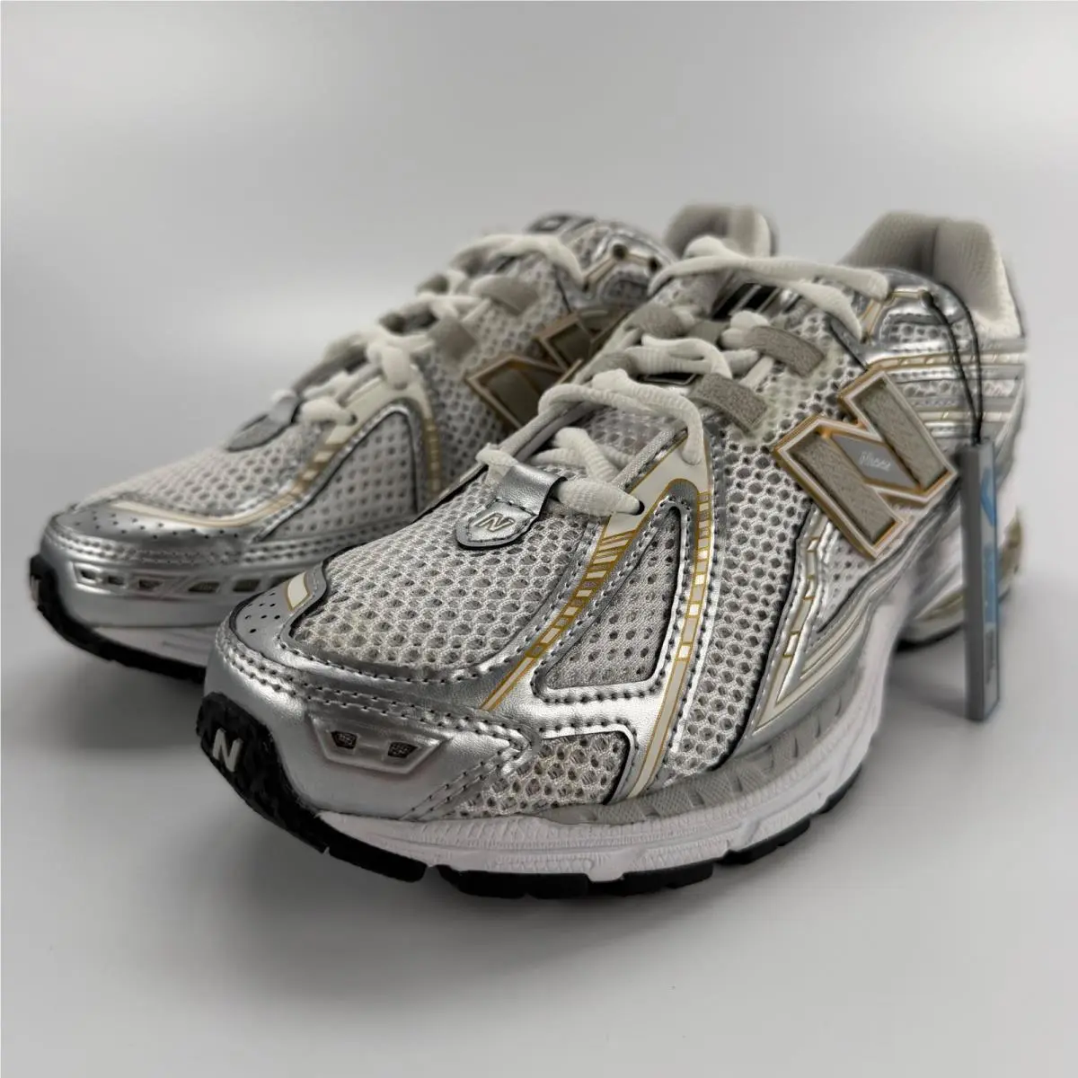 New Balance 1906R White Rain Cloud Silver Metallic M1906RI Mens 7.5