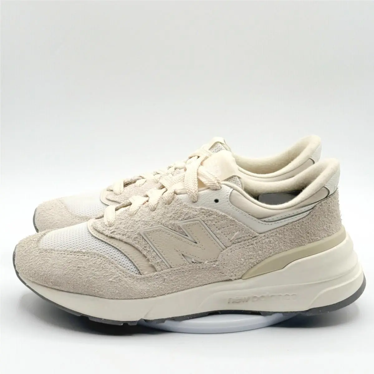 New Balance 997R Classics Size 8 Mens White Suede U997REH New