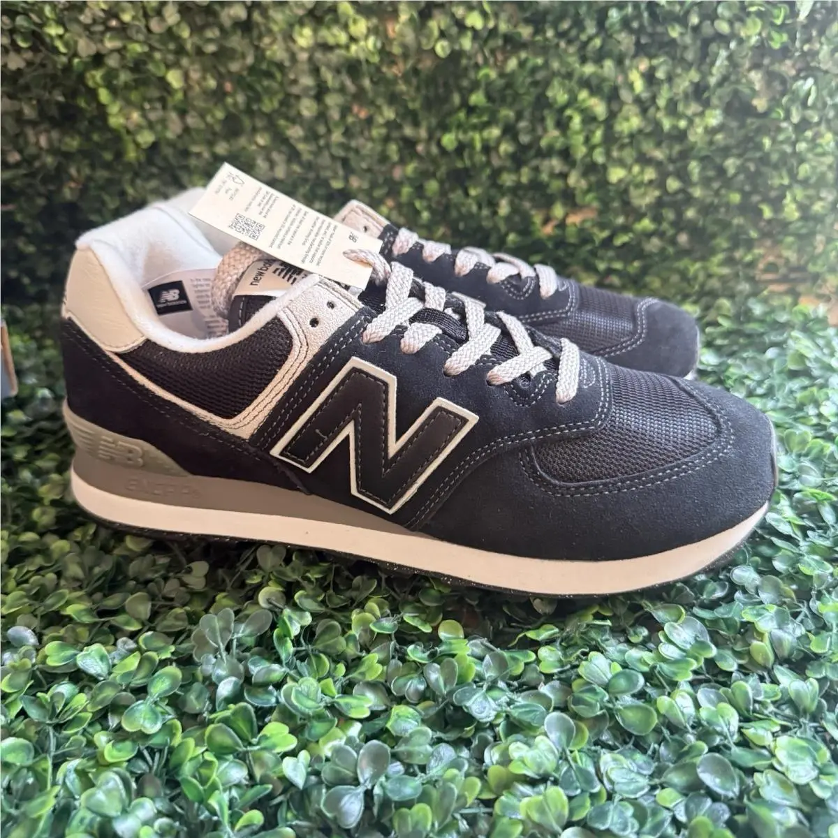 Size 8 Men New Balance 574 Core Pack - Black White Medium D Classics