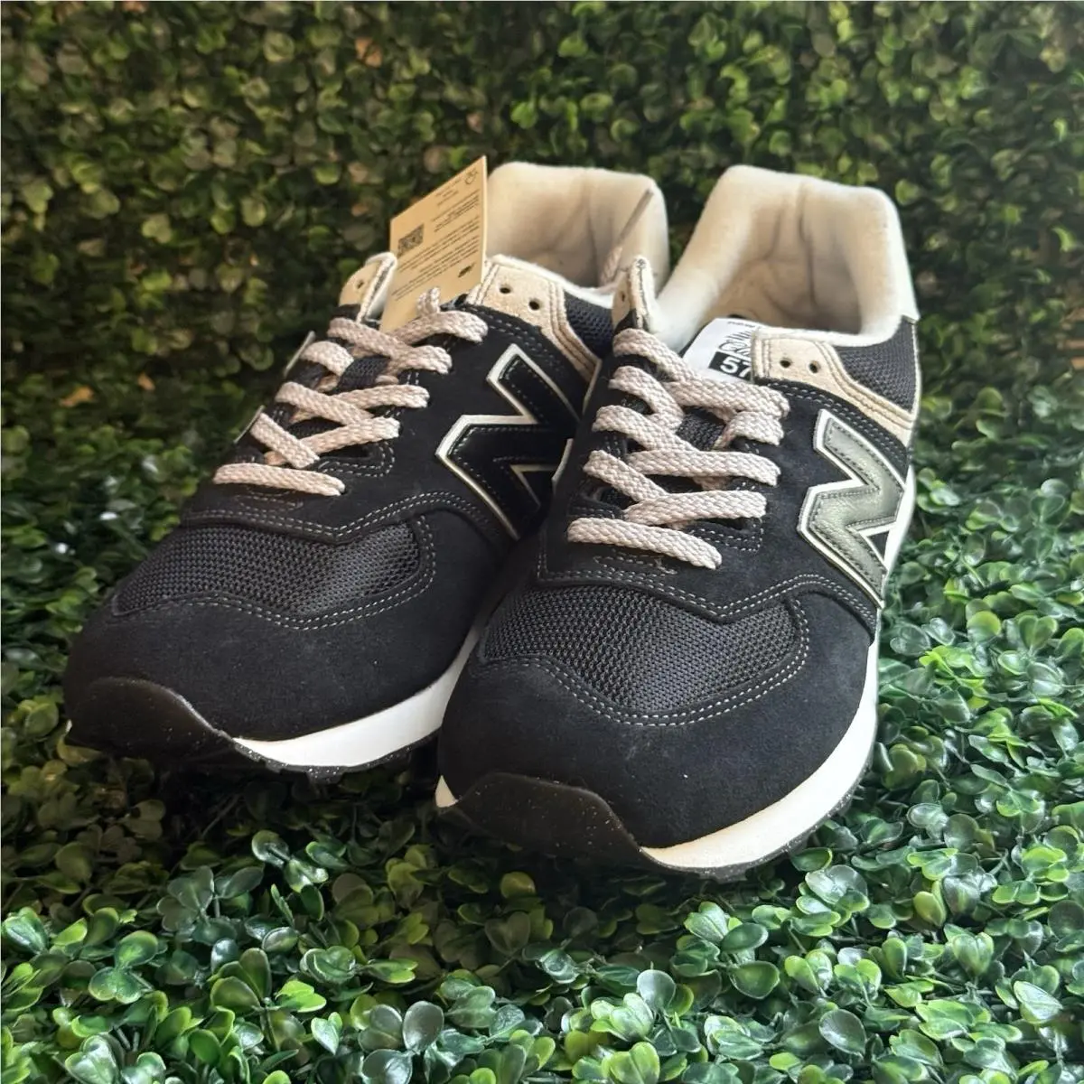 New Balance shoes - New Balance 574 - Black / White 9