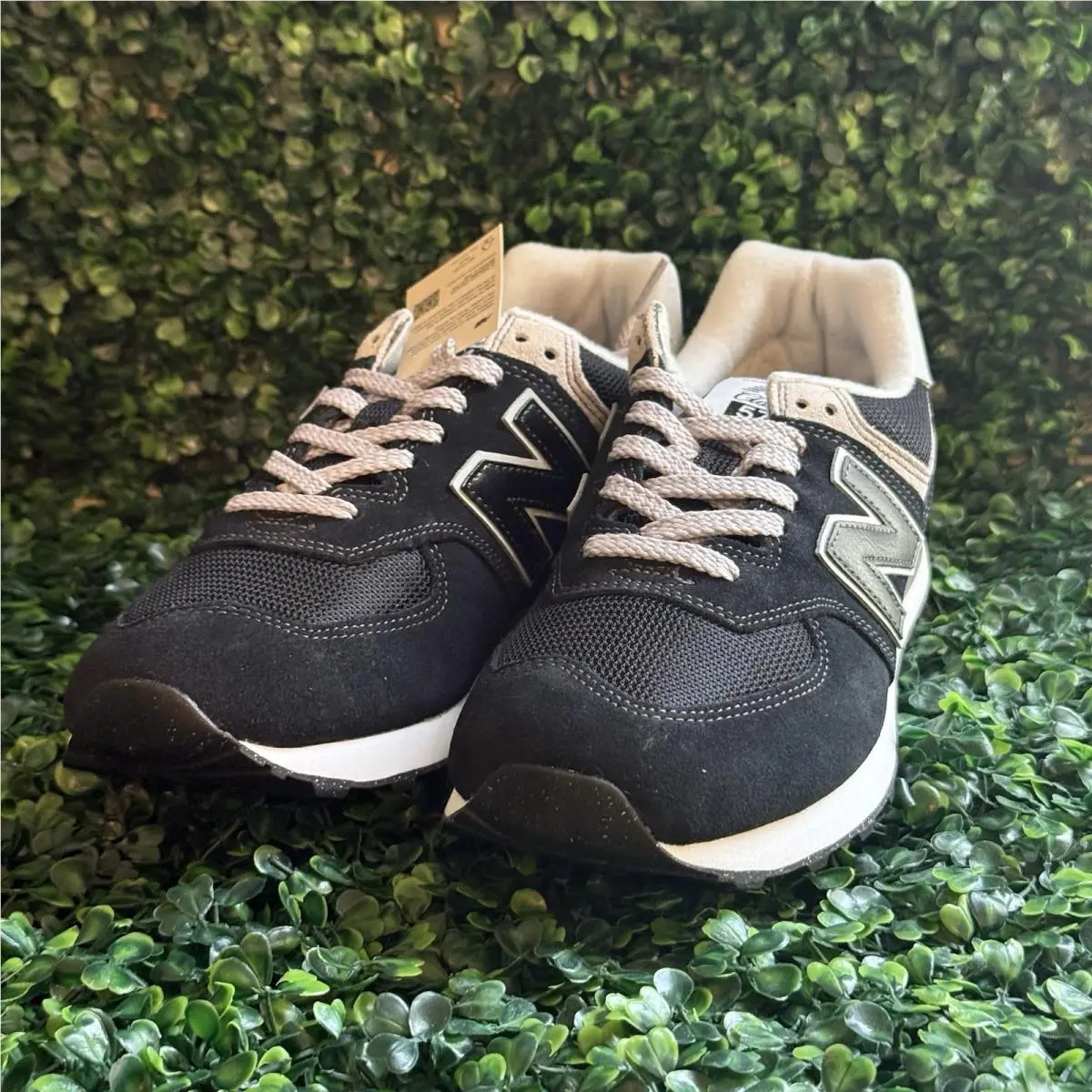 New Balance shoes - New Balance 574 - Black / White 10