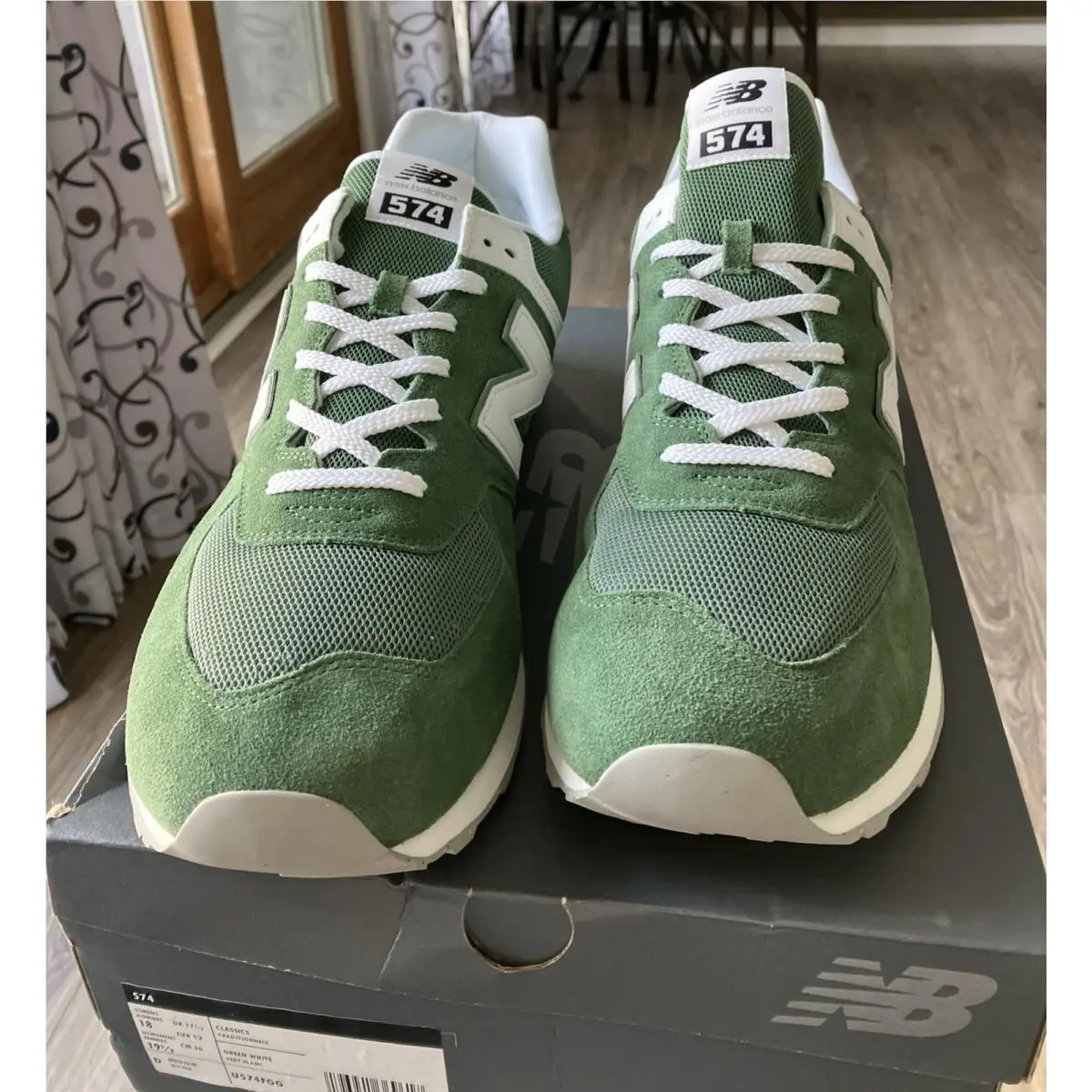 New Balance Men’s Size 18M 574 Classics Sneakers Green White U574FGG New