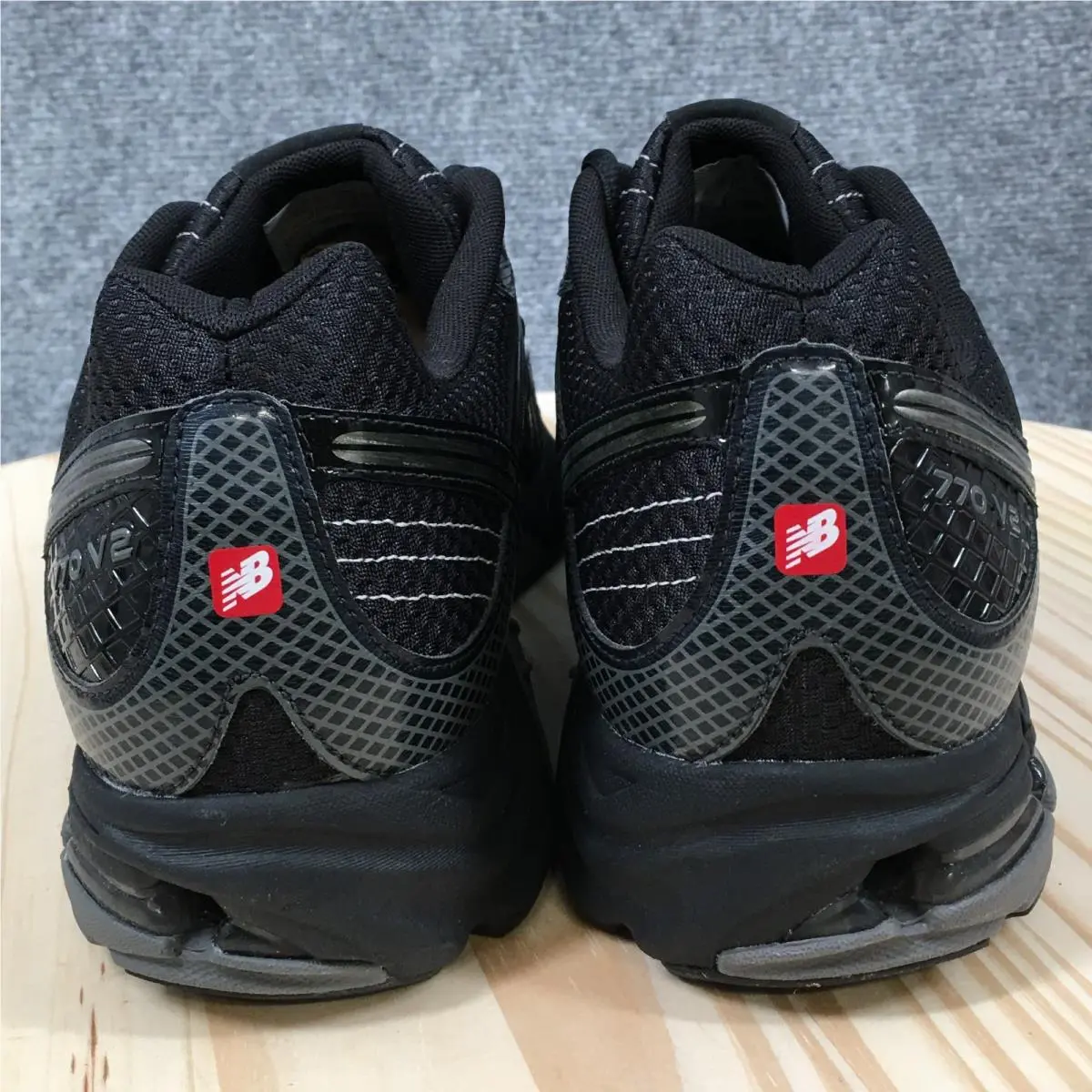 New Balance shoes - New Balance 770v2 - Black 8
