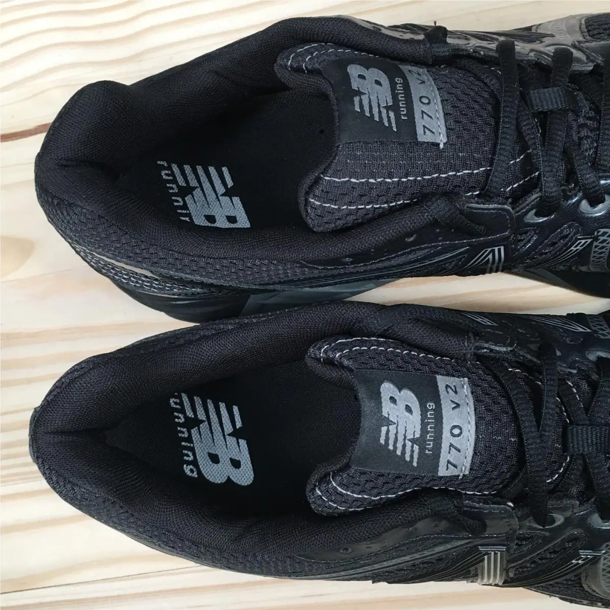 New Balance shoes - New Balance 770v2 - Black 7
