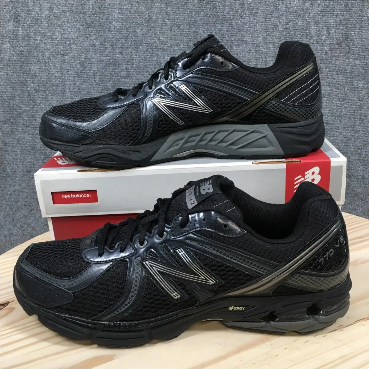 New Balance shoes - New Balance 770v2 - Black 0