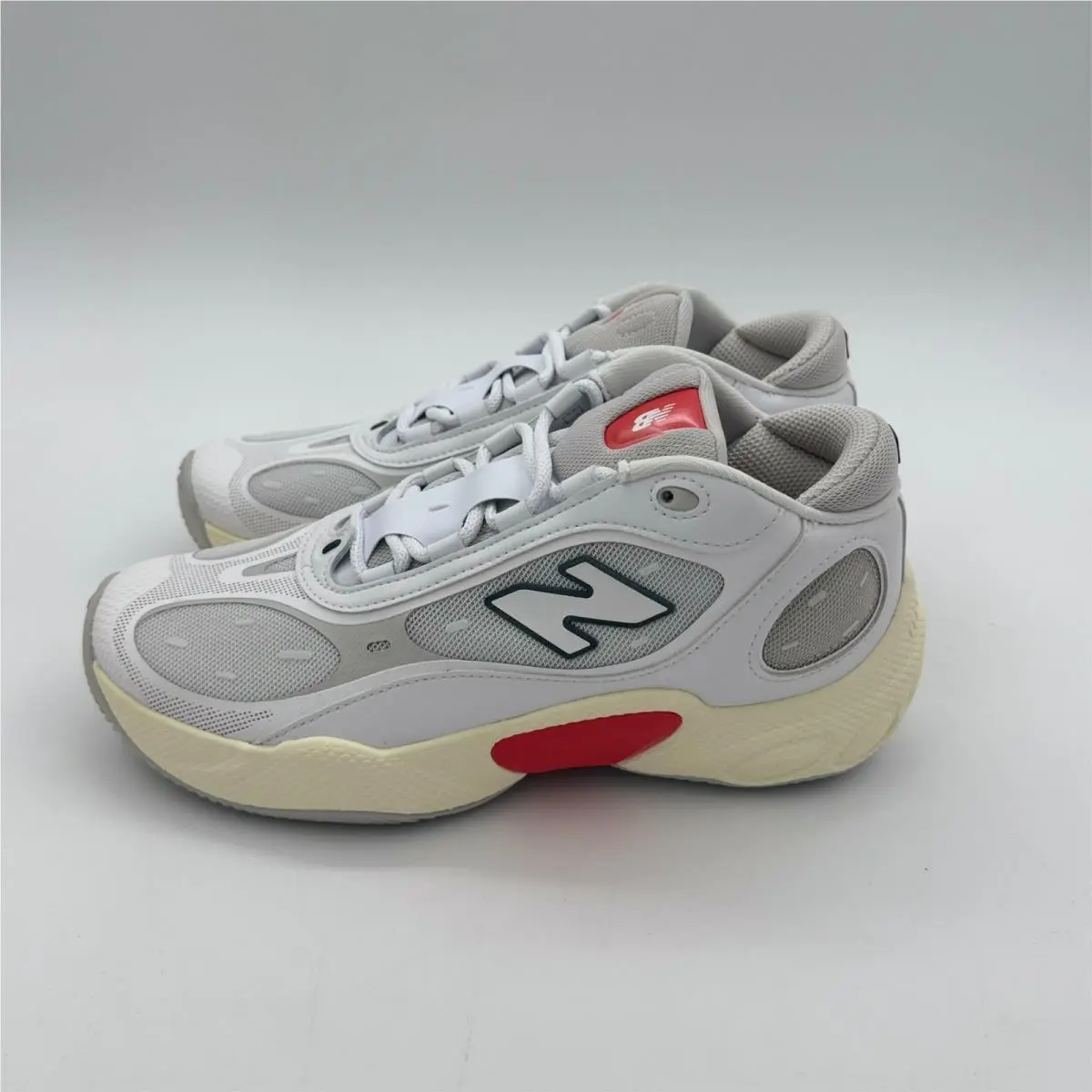 New Balance Fresh Foam BB v3 White Blast Red Mens Basketball Shoes Size 9 New