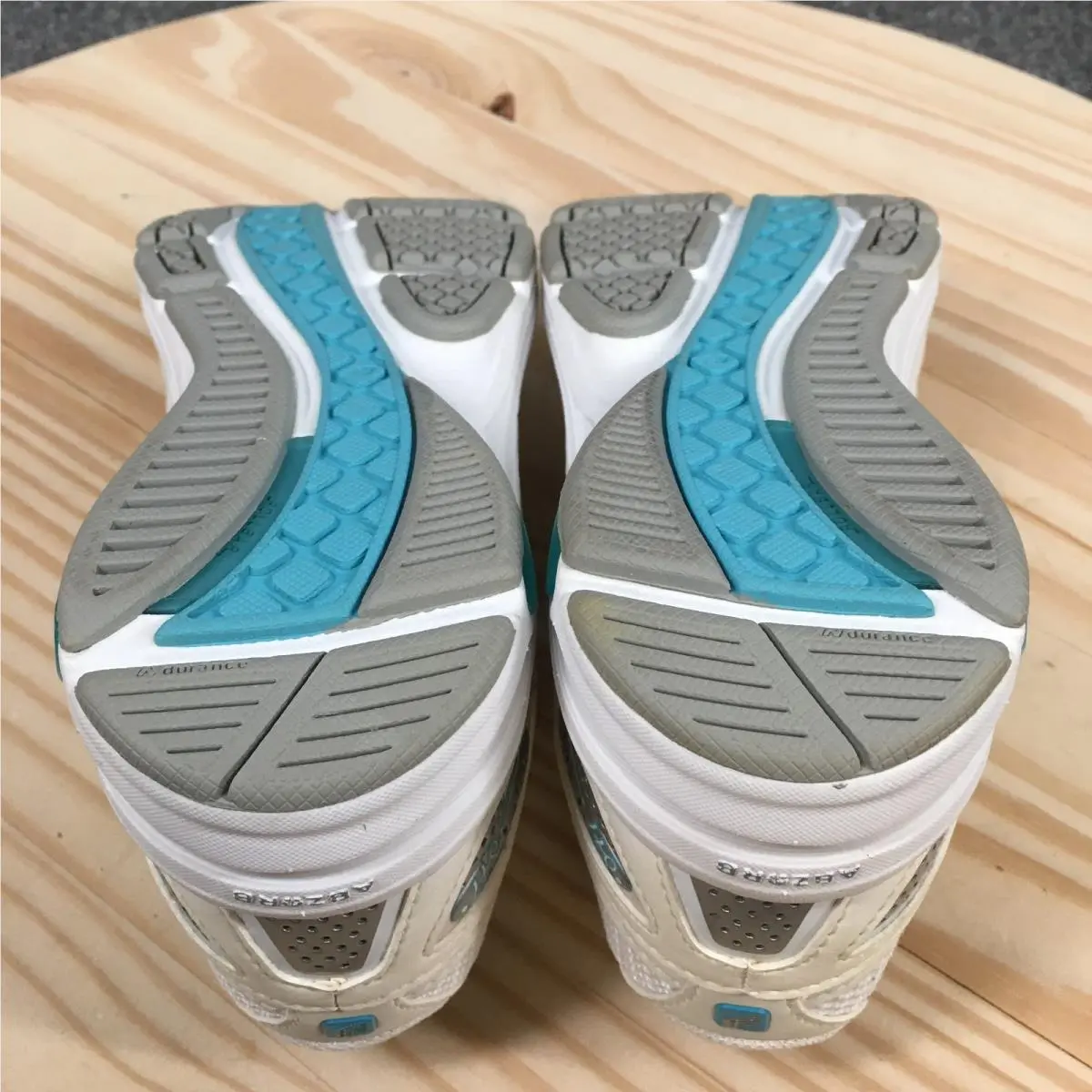 New Balance shoes - New Balance 847 V4 - Multicolor 9
