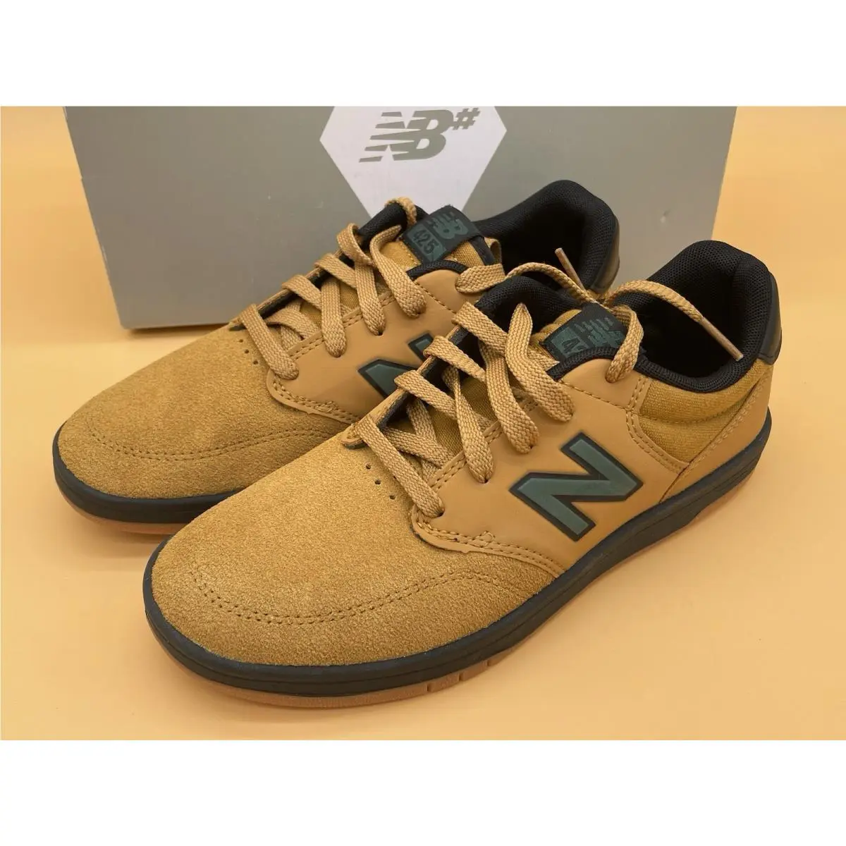 Sz 6 D Men / 7.5 Women New Balance Numeric 425 Lifestyle / Skateboard Shoes