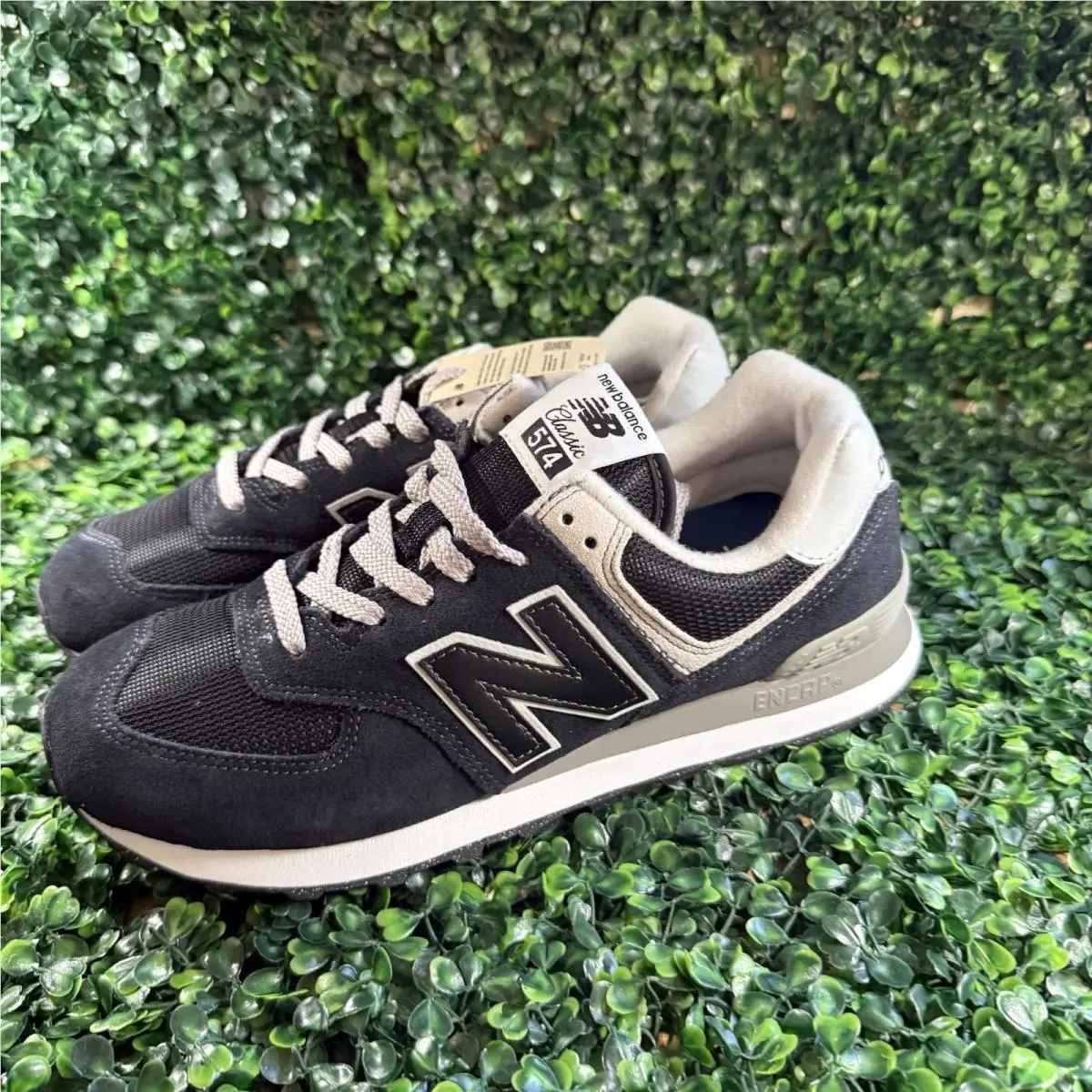 New Balance 574 Core Pack - Size 8 Men Black White Medium D Classics