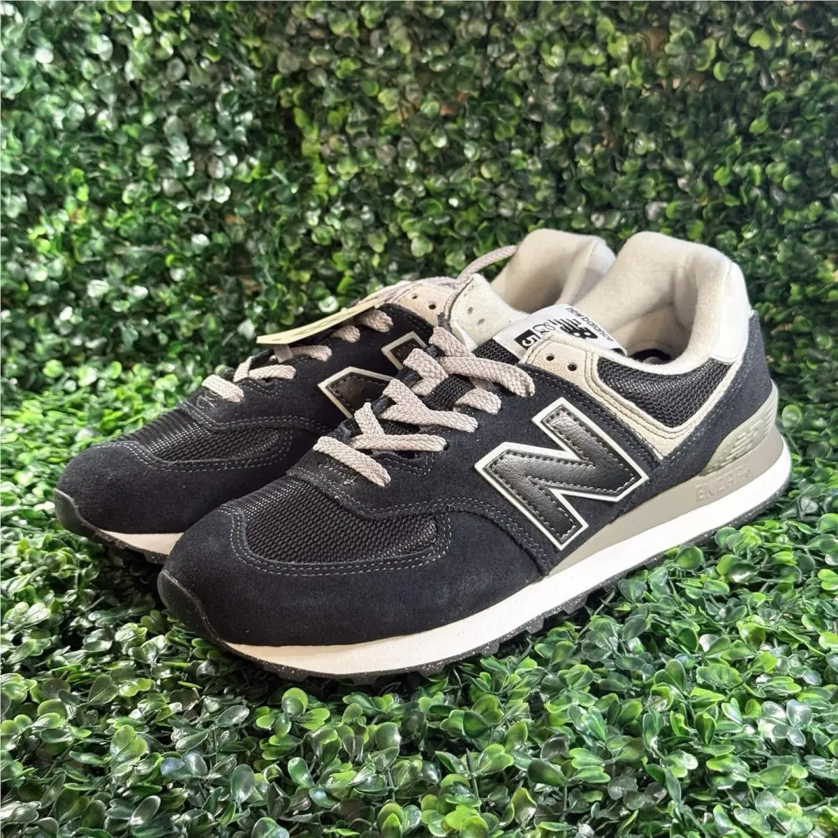 New Balance shoes - New Balance 574 - Black / White 11