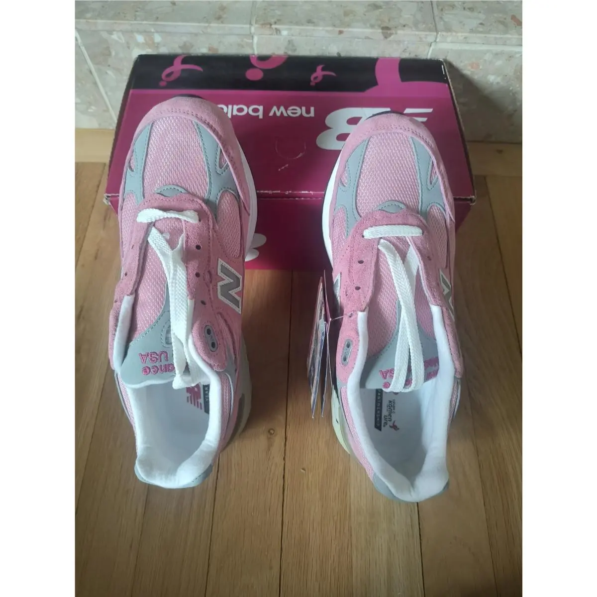 New Balance 993 Breast Cancer Awareness Shoes Women Size 8.5B Pink Susan G Komen